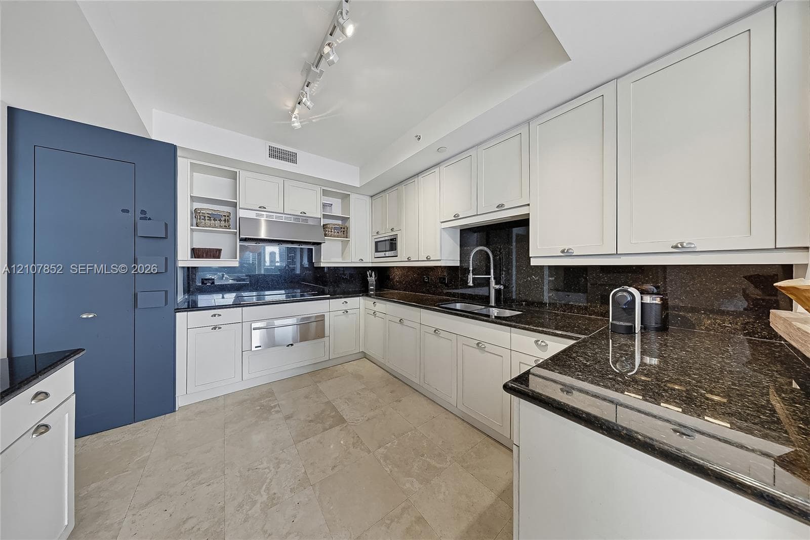3201 NE 183rd St 301 photo 11