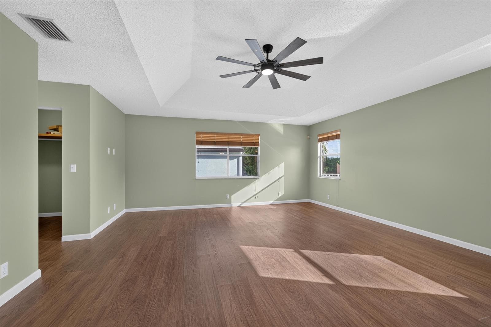 5581 Descartes Circle photo 16