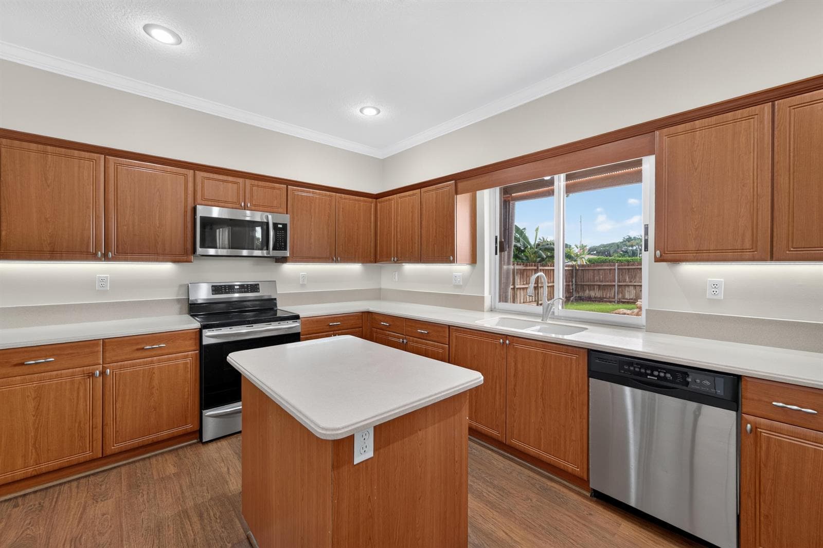 5581 Descartes Circle photo 10