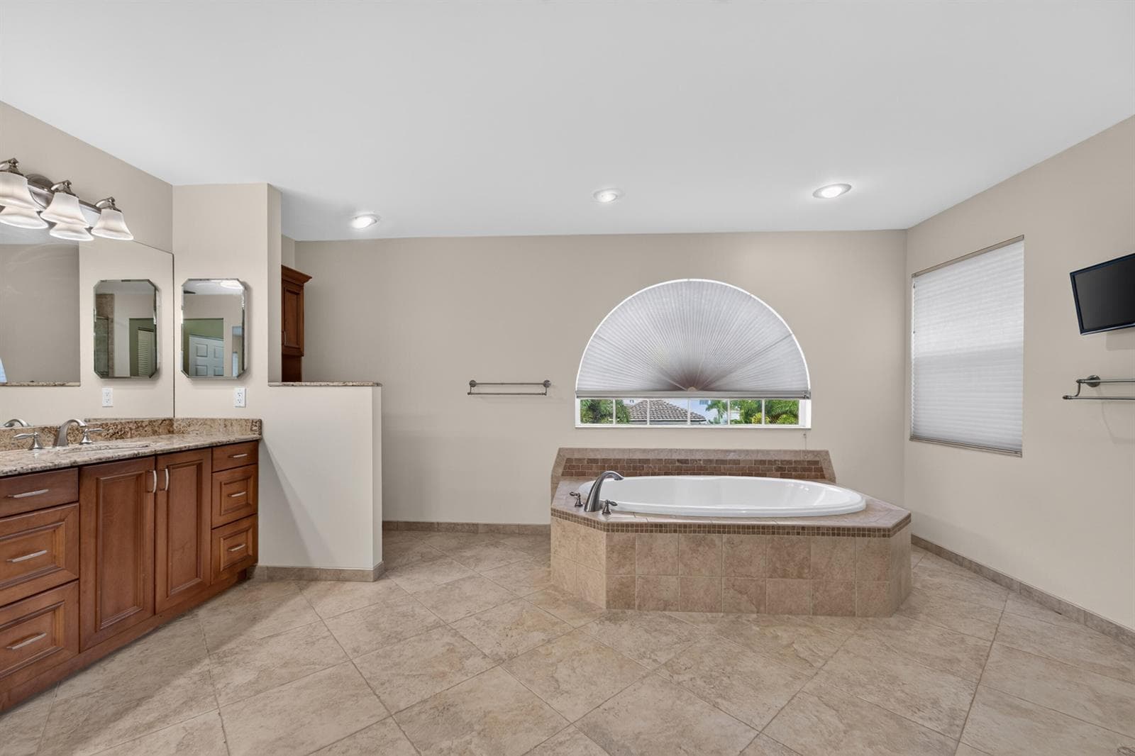 5581 Descartes Circle photo 18