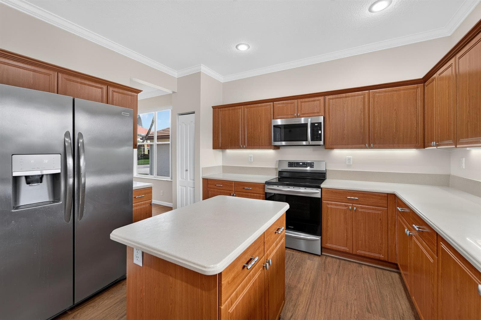 5581 Descartes Circle photo 11