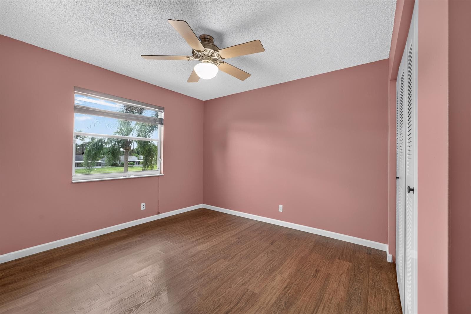 5581 Descartes Circle photo 25