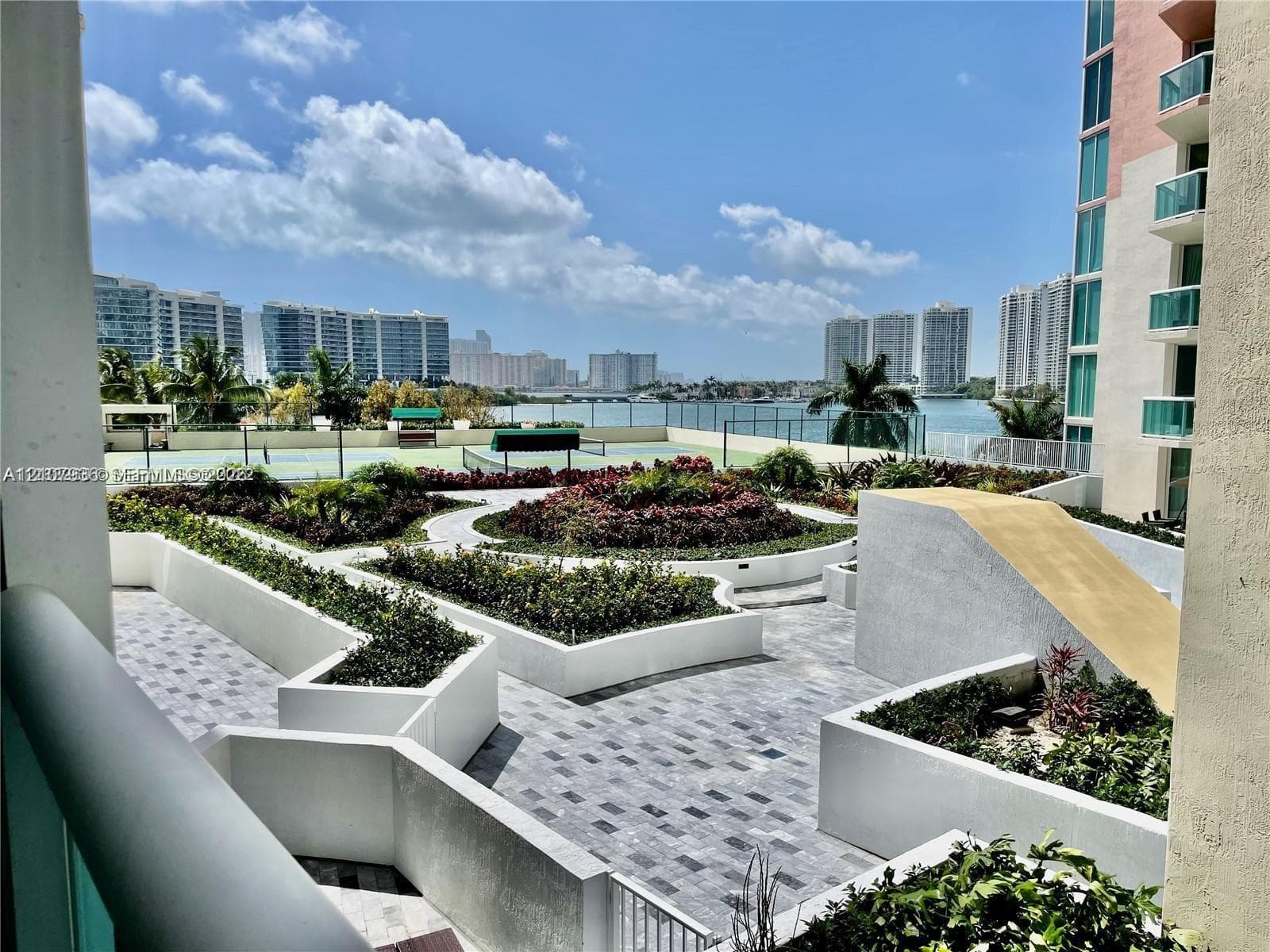 3370 Hidden Bay Dr 510 photo 2