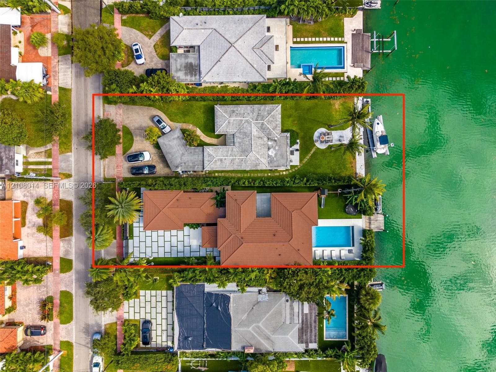 710 + 700 S Shore photo 1