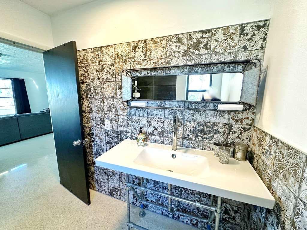 6003 S INDIAN RIVER Drive photo 24