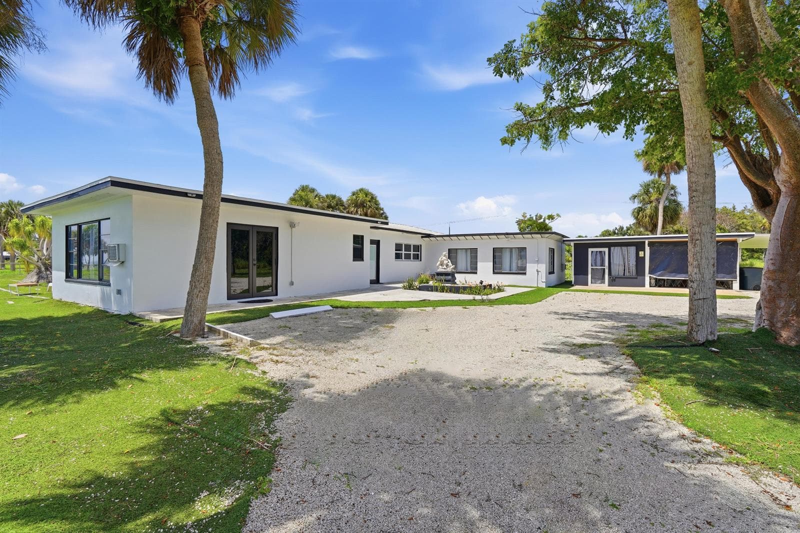 6003 S INDIAN RIVER Drive photo 10