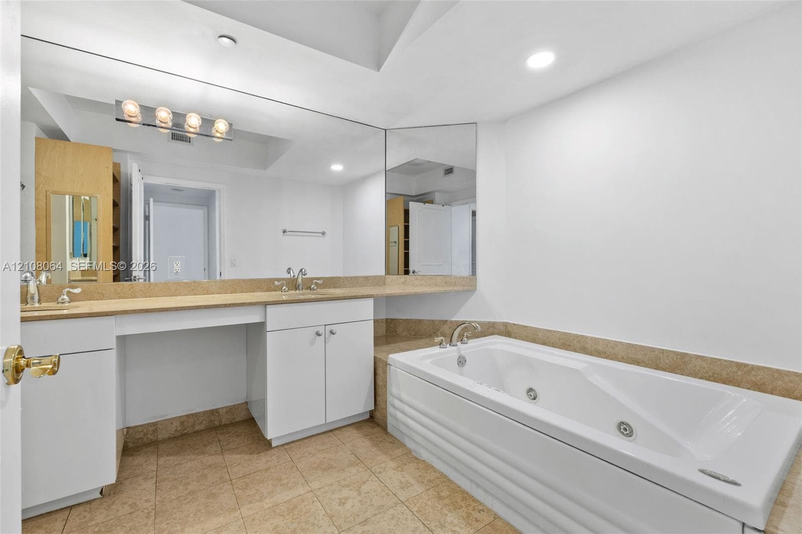 4775 Collins Ave 2408 photo 13