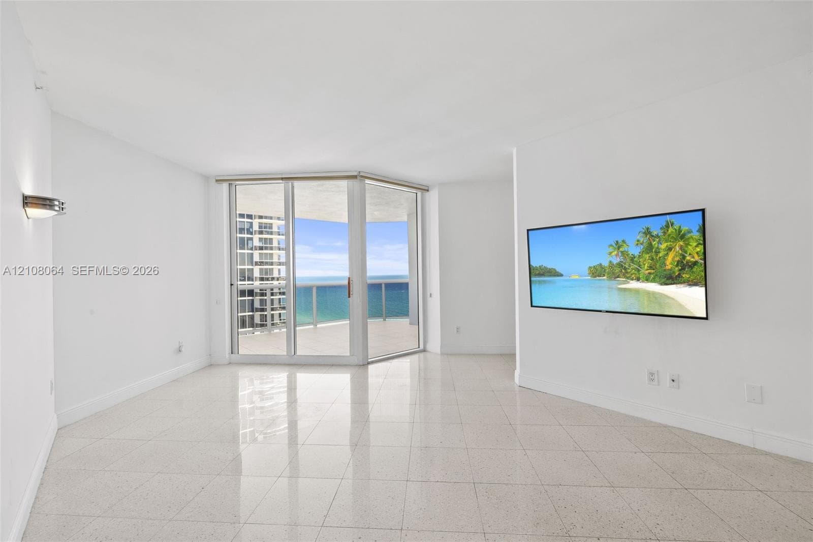 4775 Collins Ave 2408 photo 4