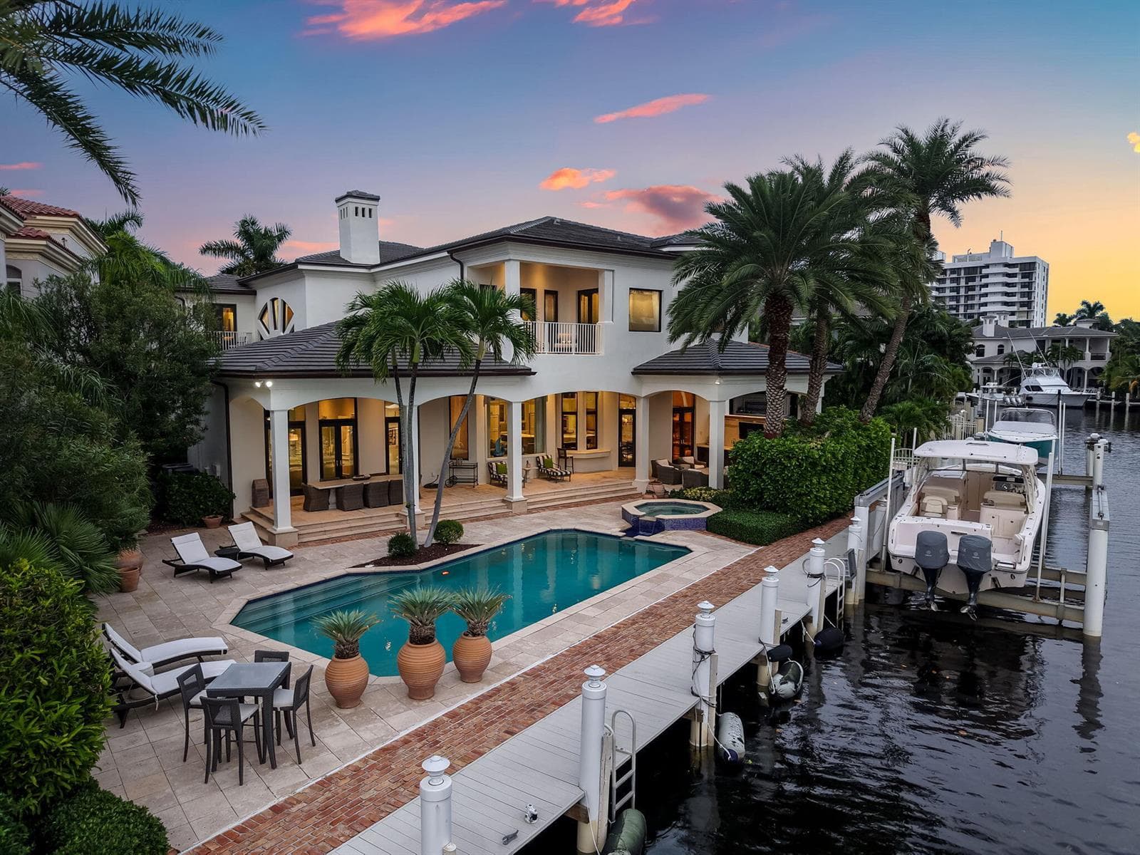 1014 Grand Court 5