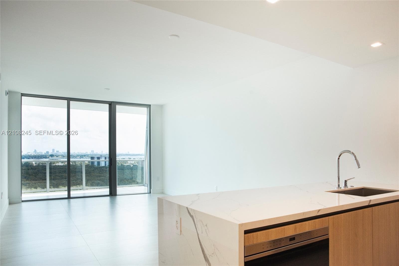 2411 laguna 1504 photo 6