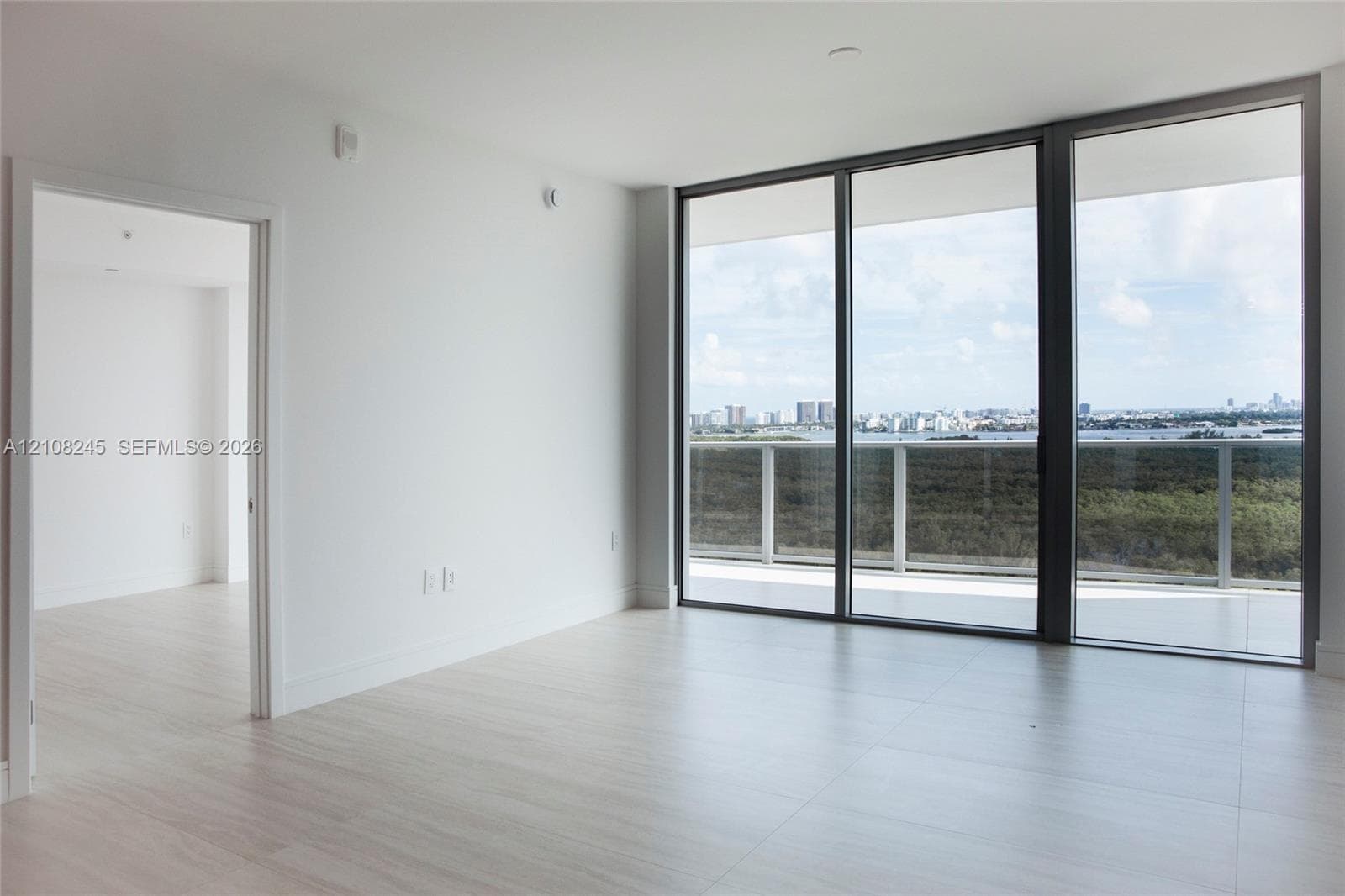 2411 laguna 1504 photo 10