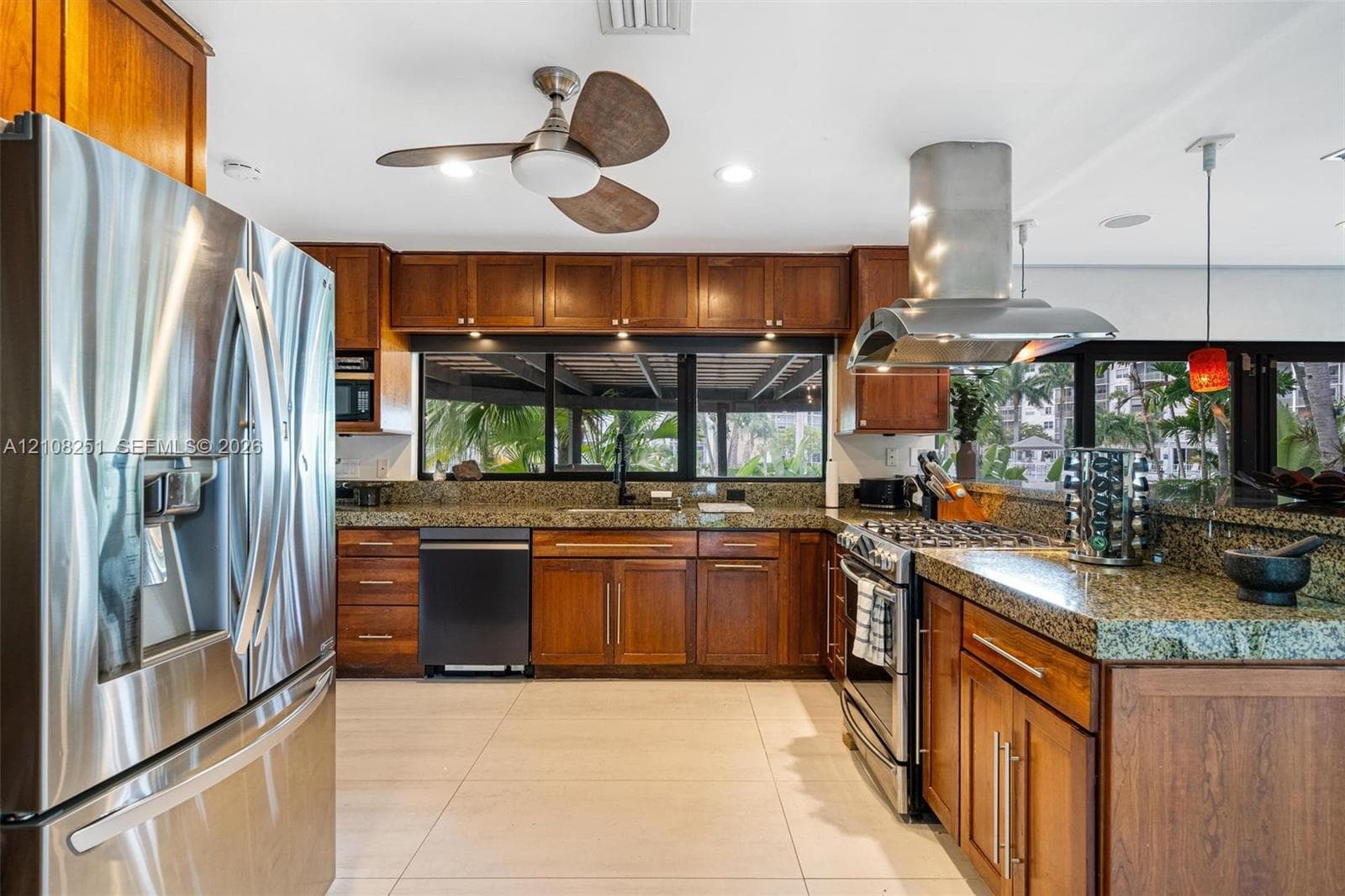 1675 Coral Gardens Dr photo 8