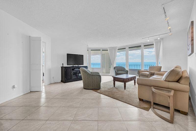 550 S Ocean Boulevard 602 photo 6