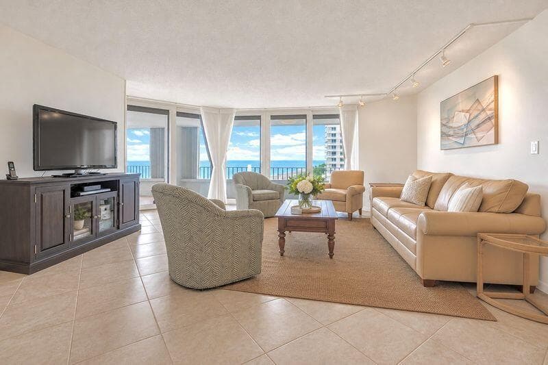 550 S Ocean Boulevard 602 photo 3