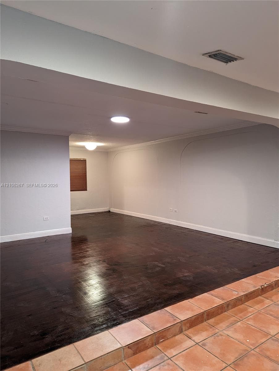 7757 Crespi Blvd photo 23