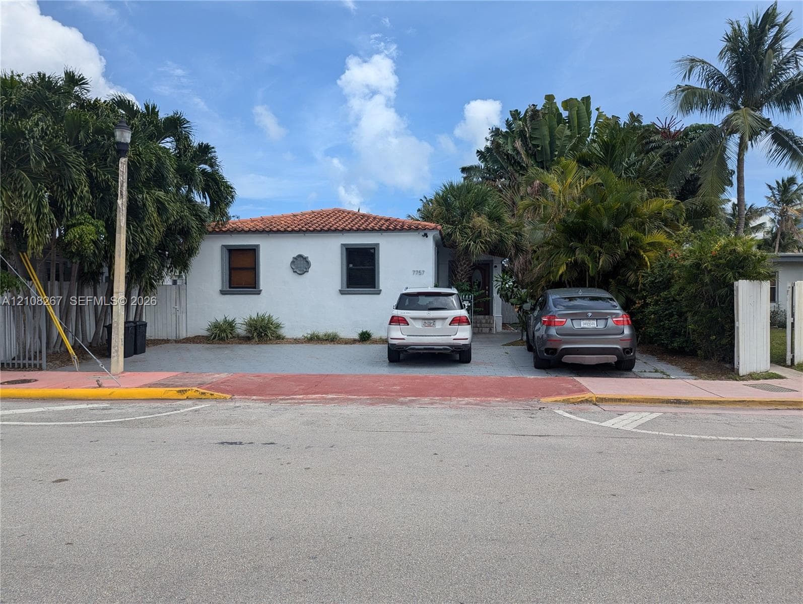 7757 Crespi Blvd photo 3