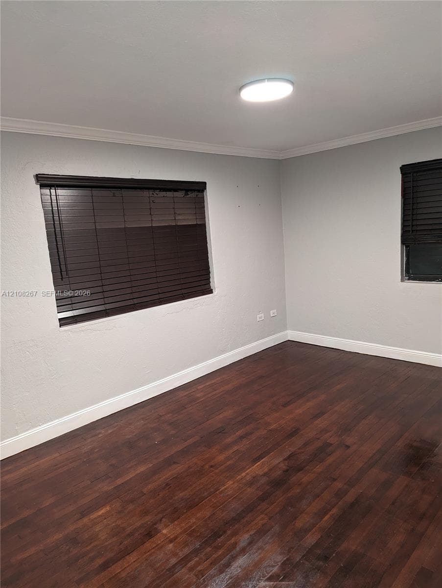7757 Crespi Blvd photo 19