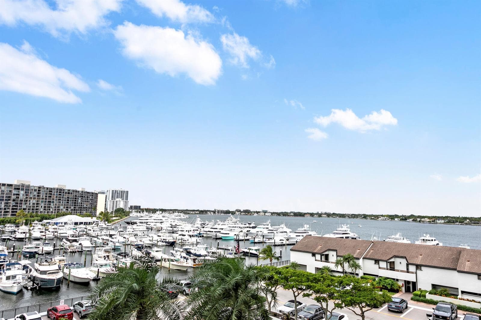 100 LAKESHORE Drive 454 photo 12