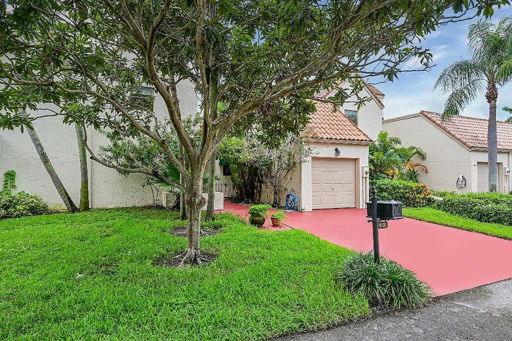 6130 Via Tierra Drive photo 3