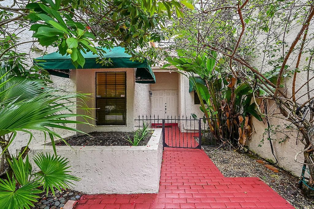 6130 Via Tierra Drive photo 4
