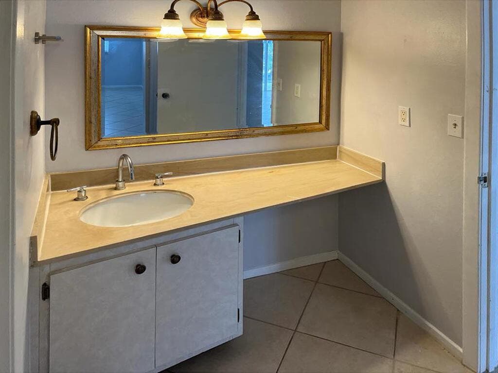 300 BAYVIEW Drive 403 photo 6