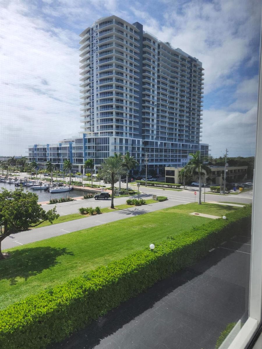 301 Lake Shore Drive Apt 409 photo 23