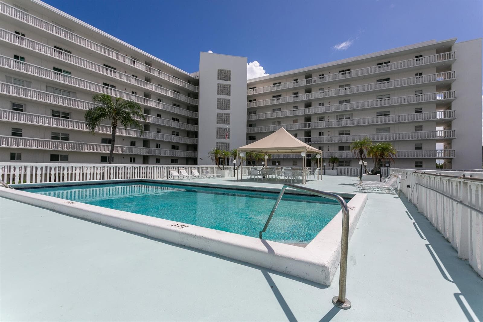 301 Lake Shore Drive Apt 409 photo 1