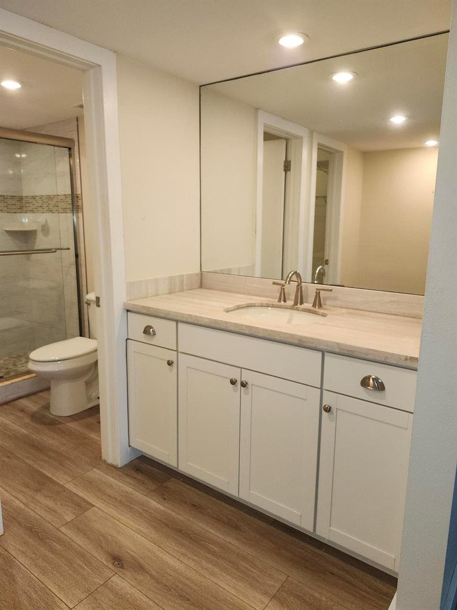 301 Lake Shore Drive Apt 409 photo 8