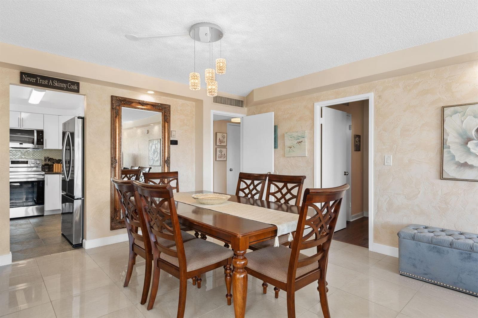 301 GOLDEN ISLES Drive 401 photo 8