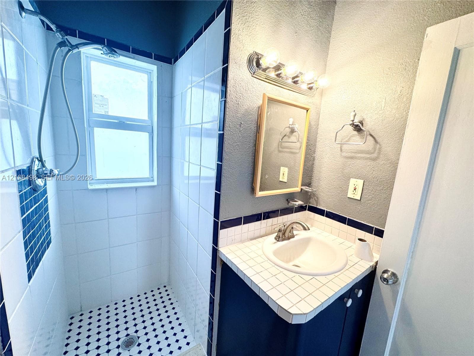 1908 N Ocean Dr 11A photo 20