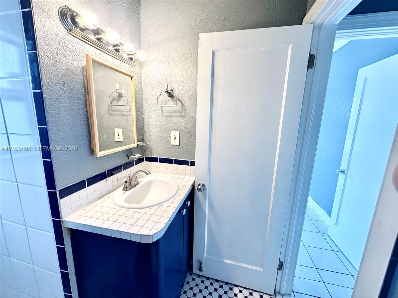 1908 N Ocean Dr 11A photo 18