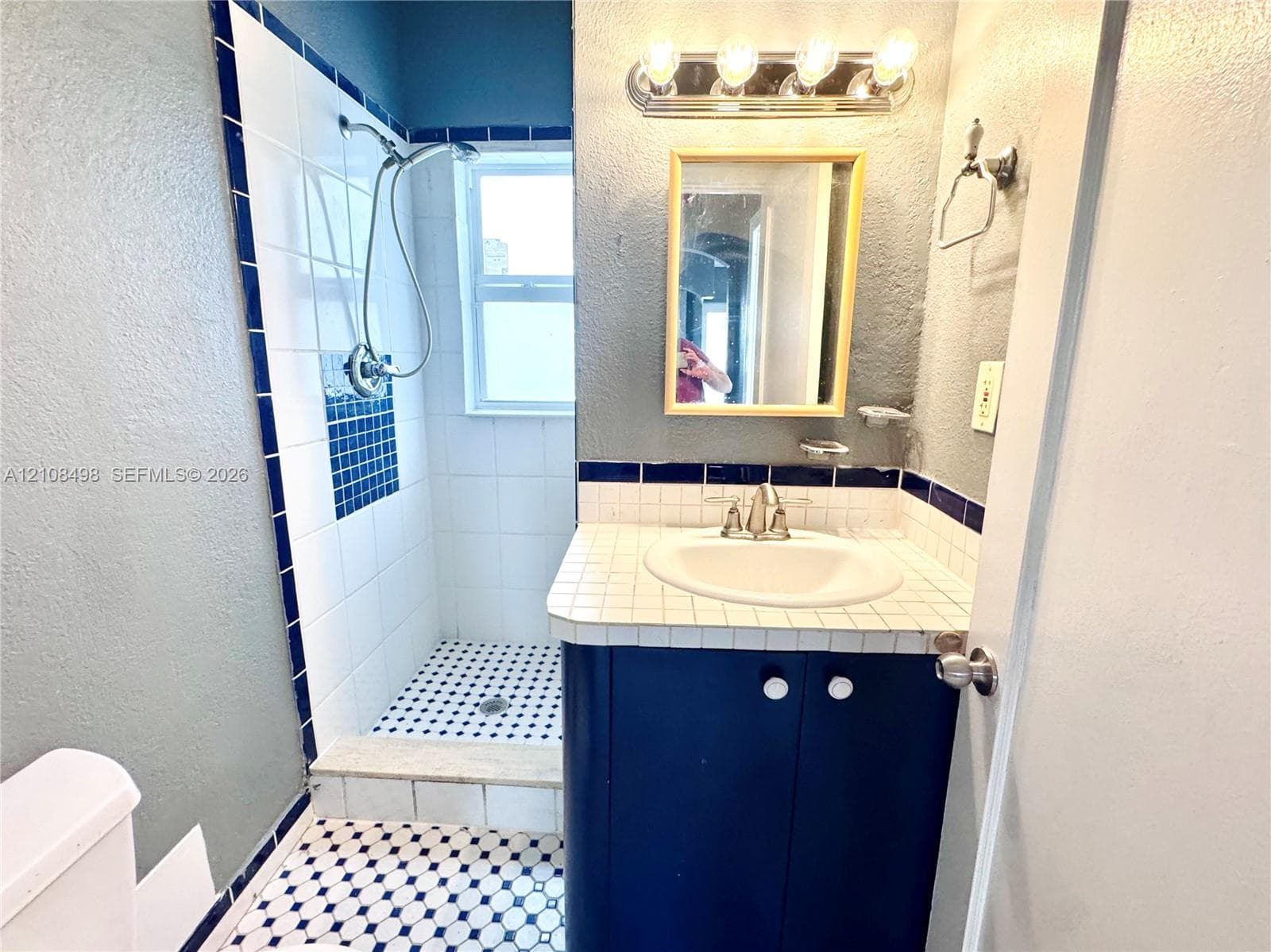 1908 N Ocean Dr 11A photo 19