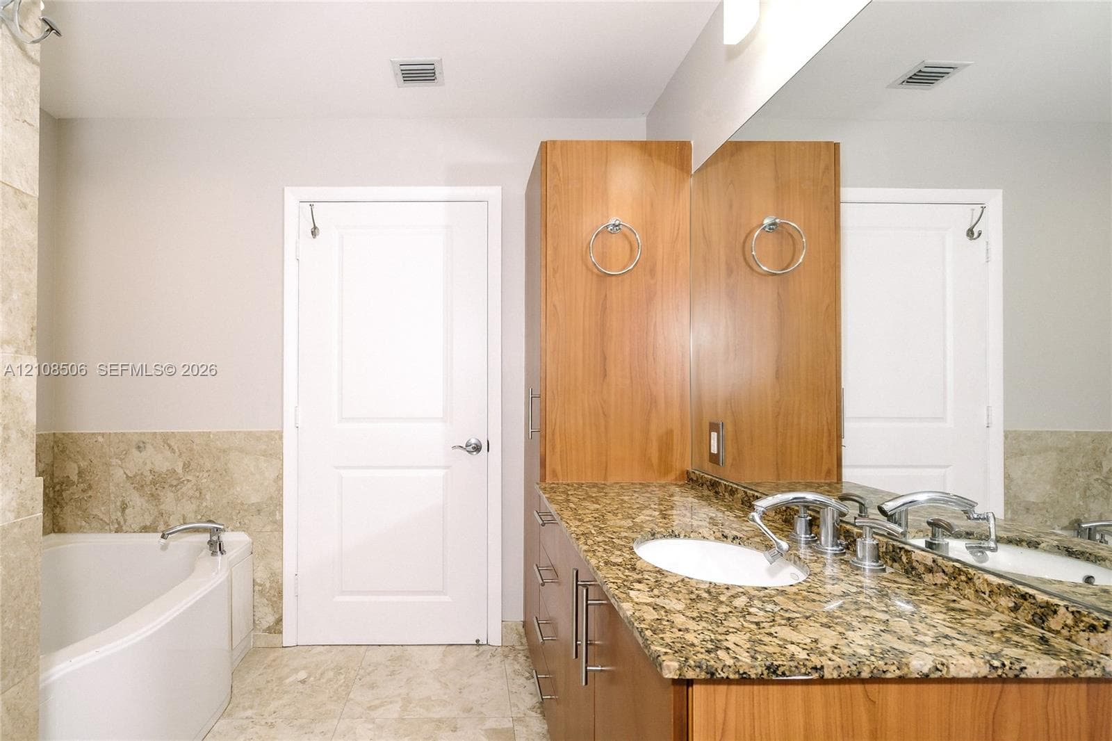 1945 S Ocean Dr 401 photo 21