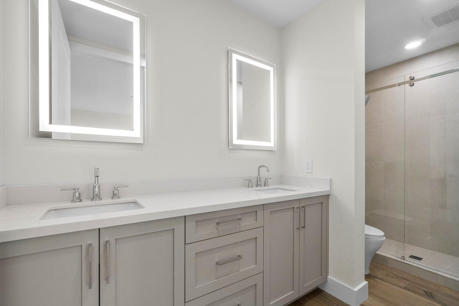 178 Lake Drive 4201 photo 6