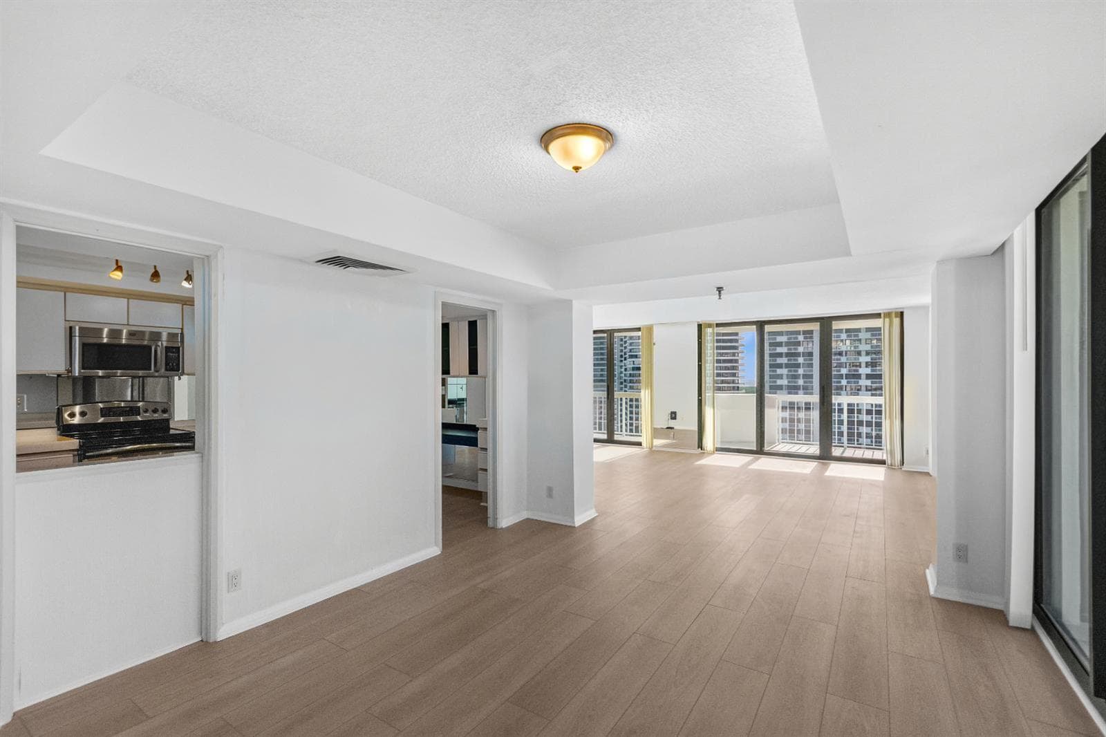 123 LAKESHORE Drive 1543 photo 12
