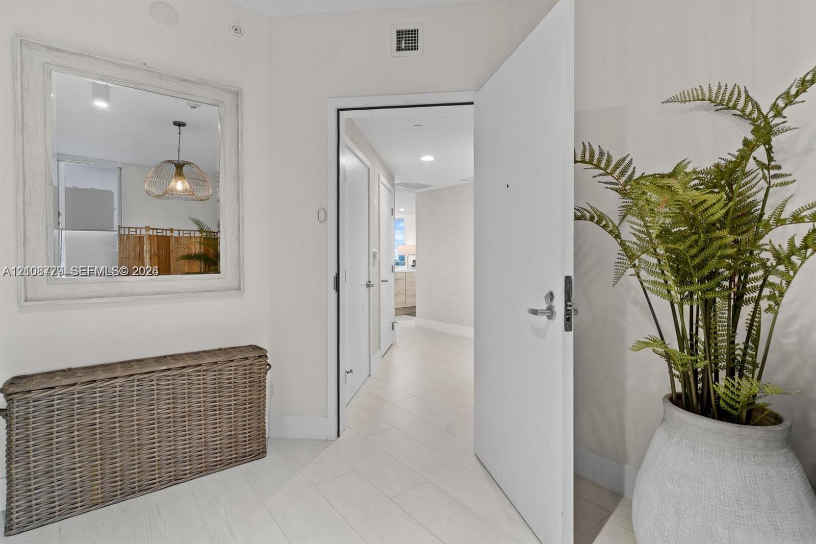 16385 Biscayne Blvd 807 photo 23