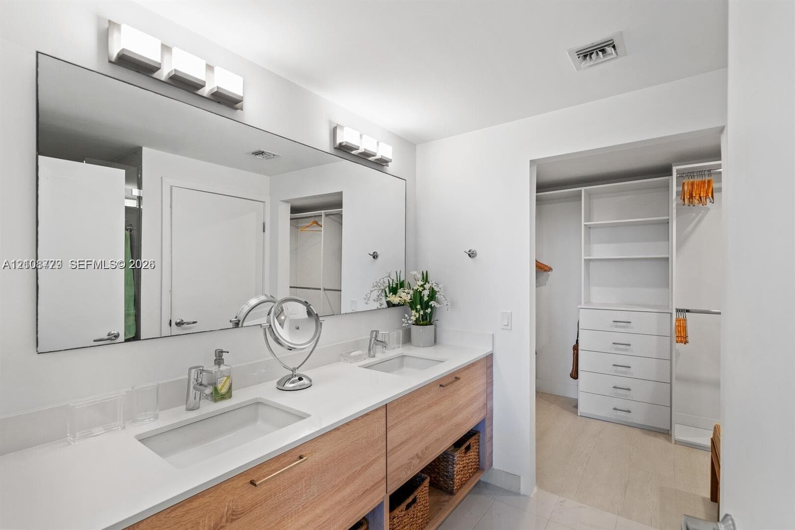 16385 Biscayne Blvd 807 photo 12