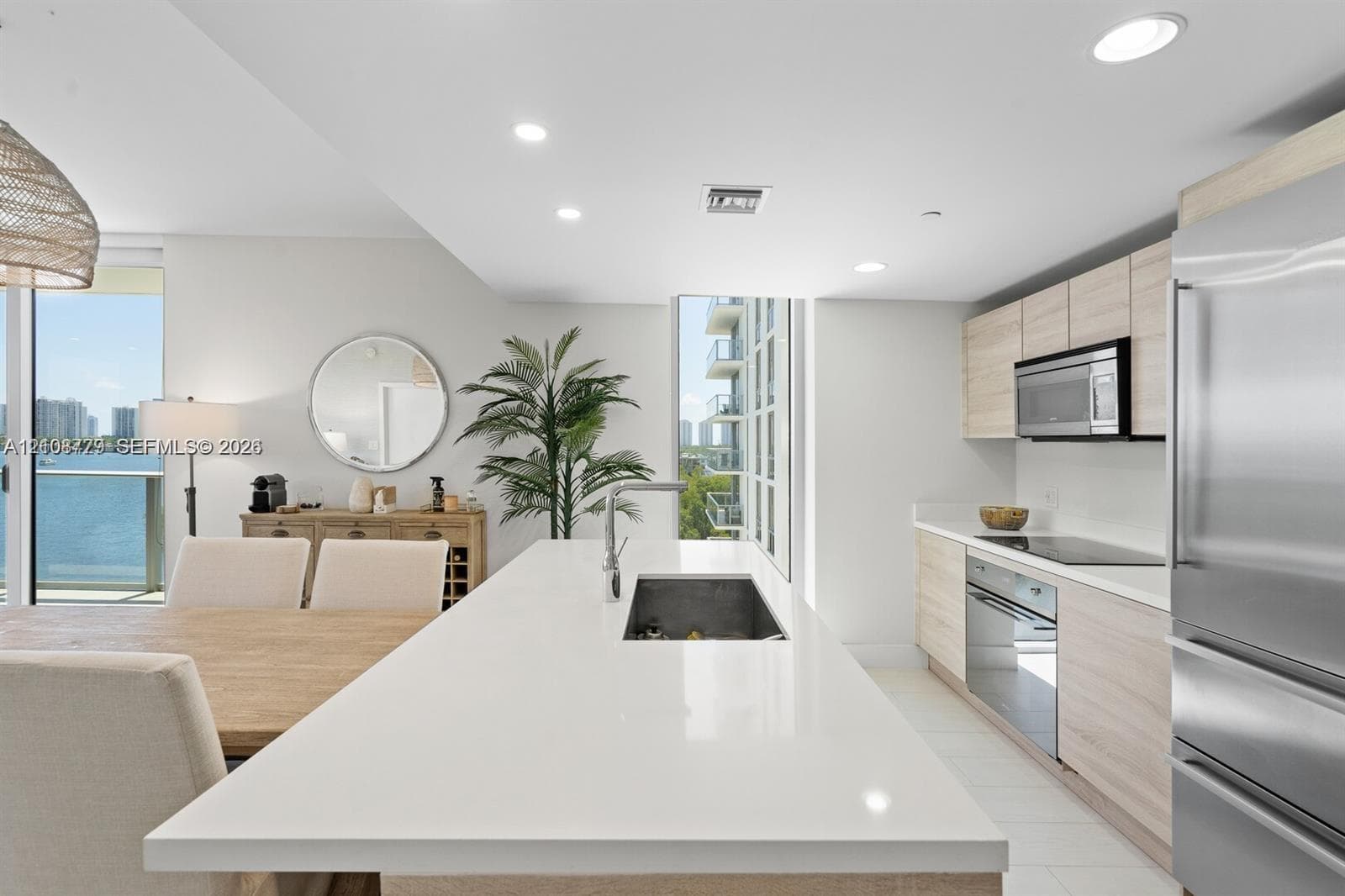 16385 Biscayne Blvd 807 photo 7
