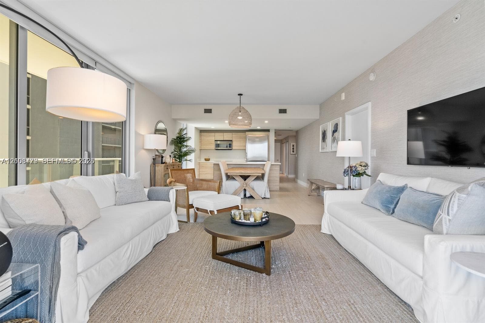 16385 Biscayne Blvd 807 photo 4