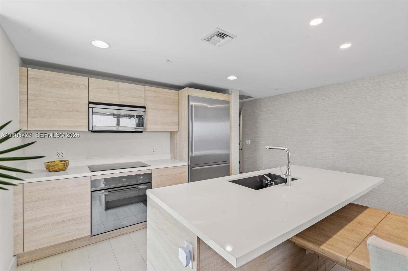 16385 Biscayne Blvd 807 photo 8