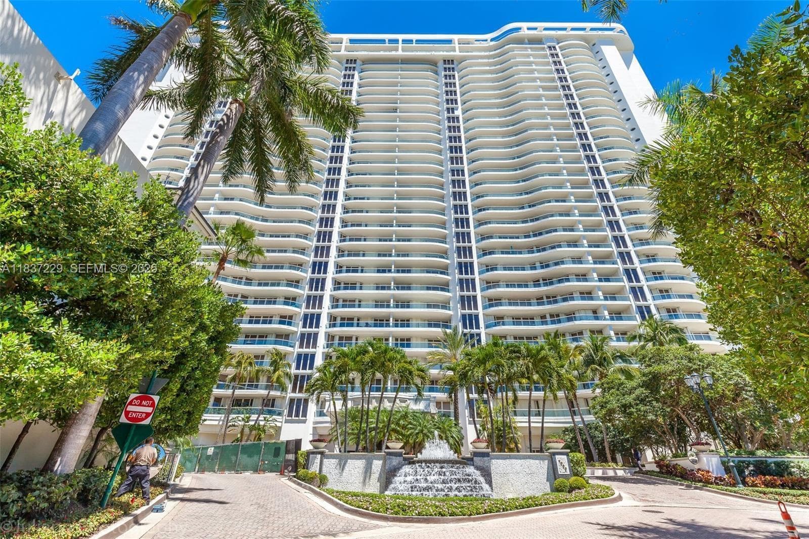 7000 Island Boulevard 2905 photo 13