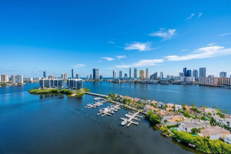7000 Island Boulevard 2905 photo 3