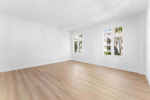 184 Lake Drive 4102 photo 24