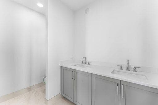 184 Lake Drive 4102 photo 21