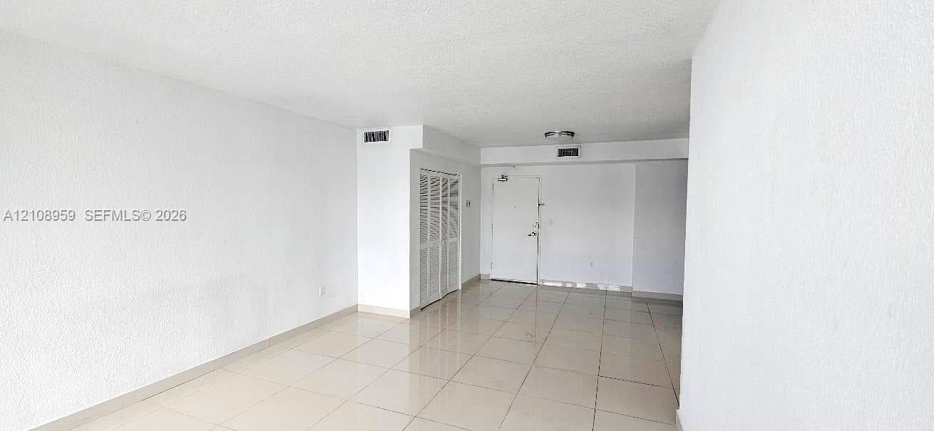 7501 E Treasure Dr 9S photo 17