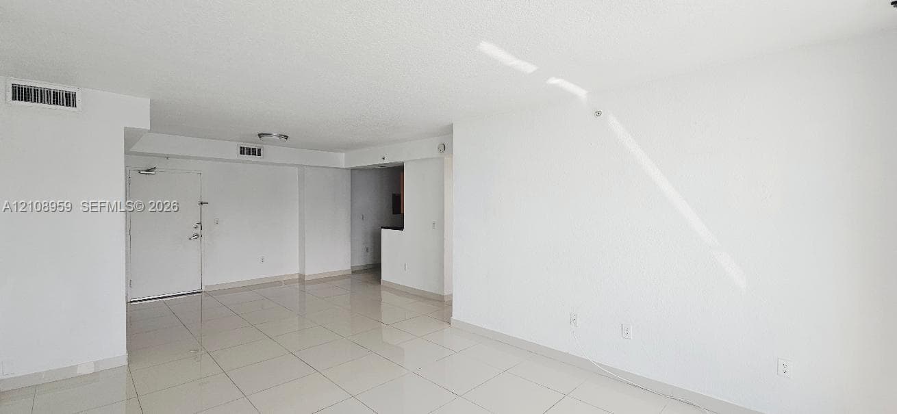 7501 E Treasure Dr 9S photo 20