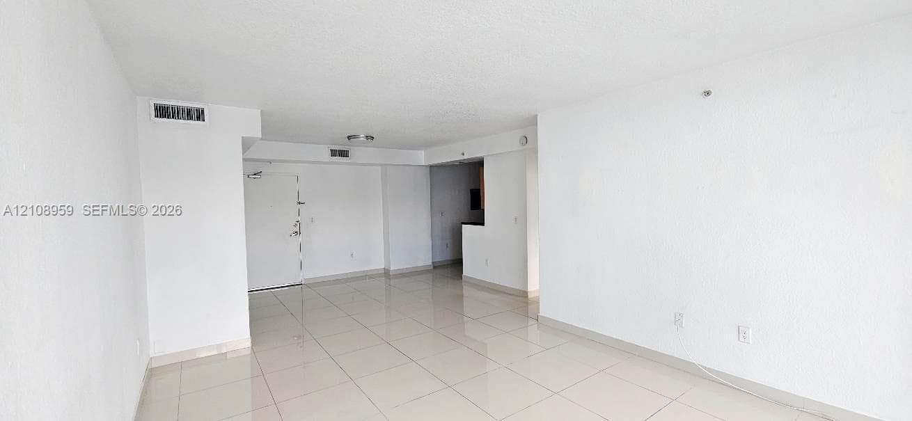 7501 E Treasure Dr 9S photo 18