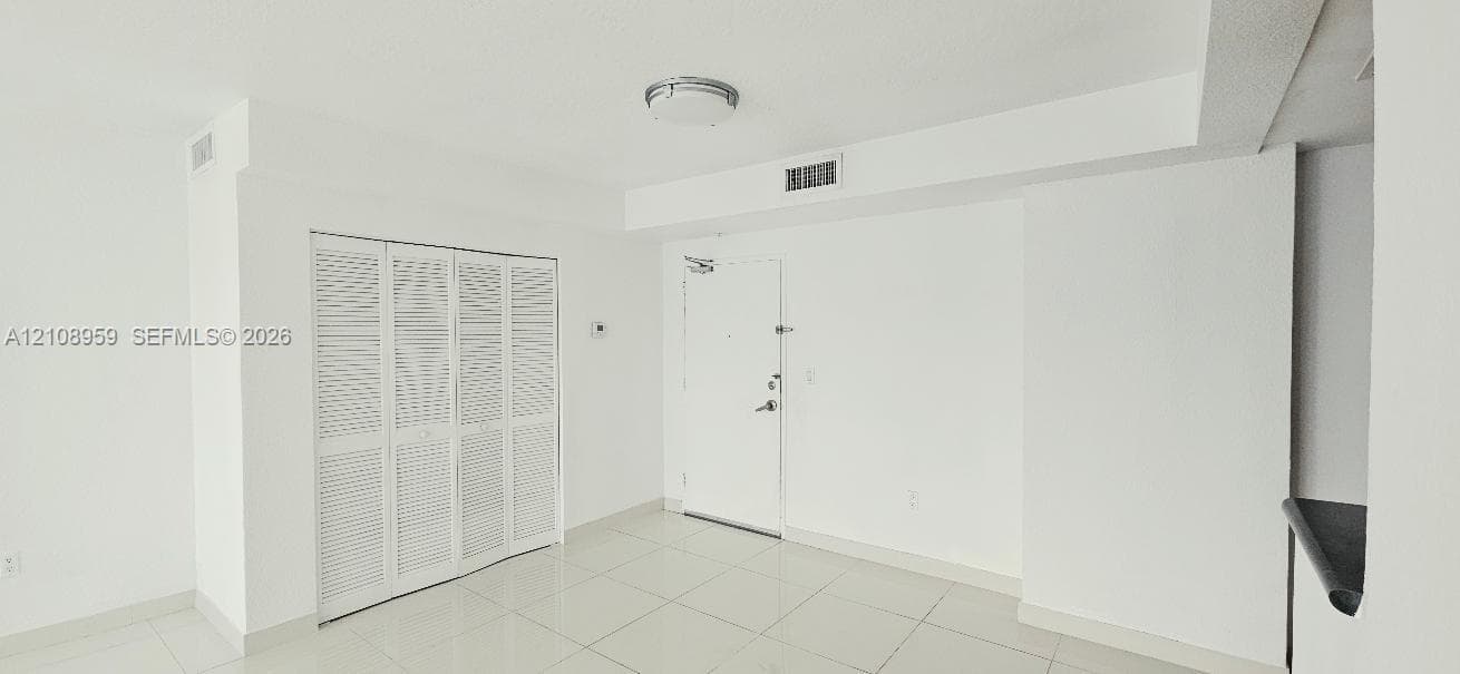 7501 E Treasure Dr 9S photo 19