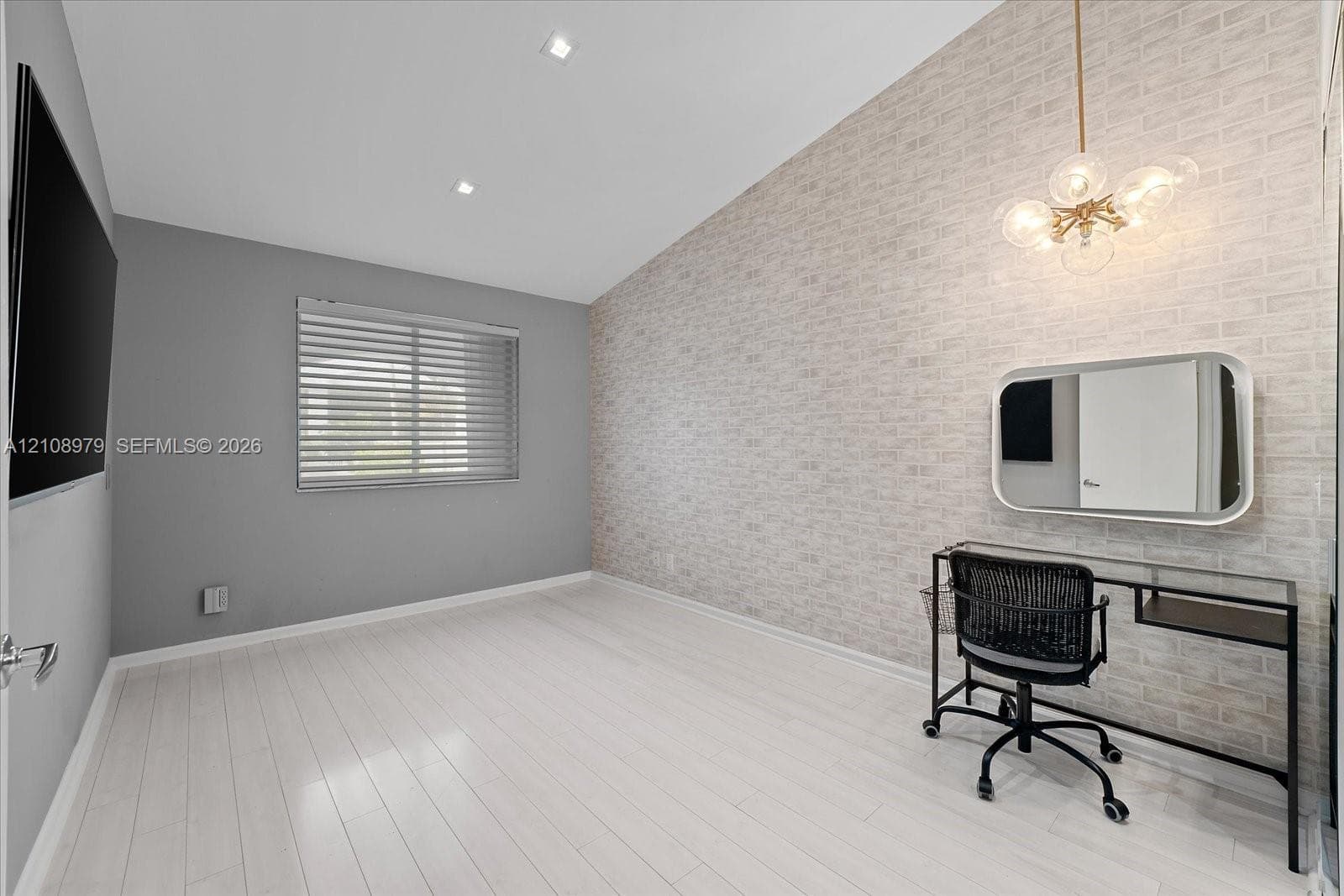 3602 Yacht Club Dr 405 photo 13