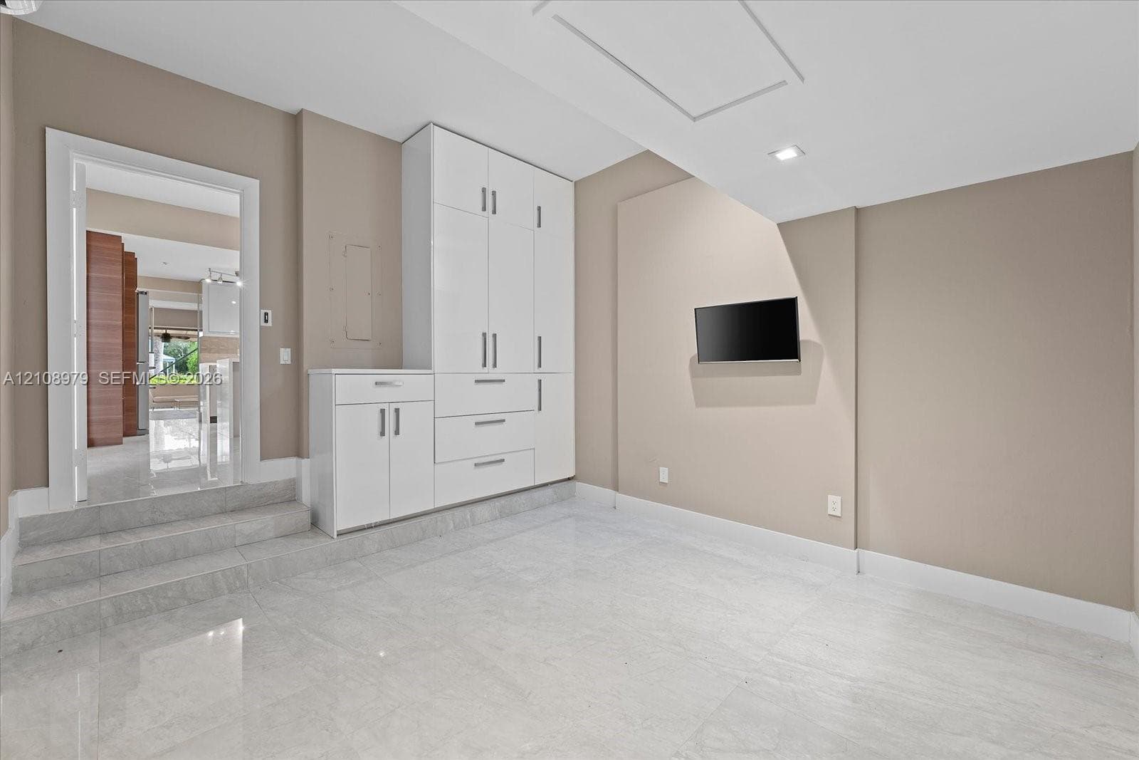 3602 Yacht Club Dr 405 photo 16